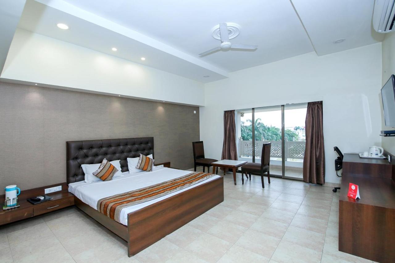 Jabali Palace Hotel Jabalpur Exterior photo