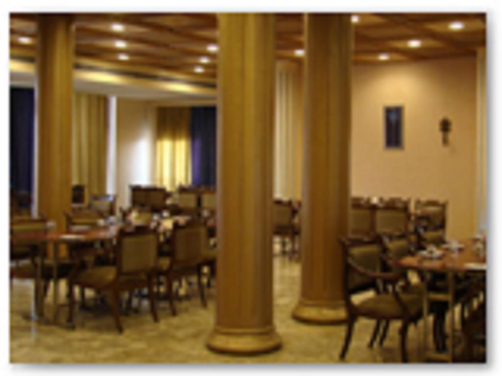 Jabali Palace Hotel Jabalpur Exterior photo