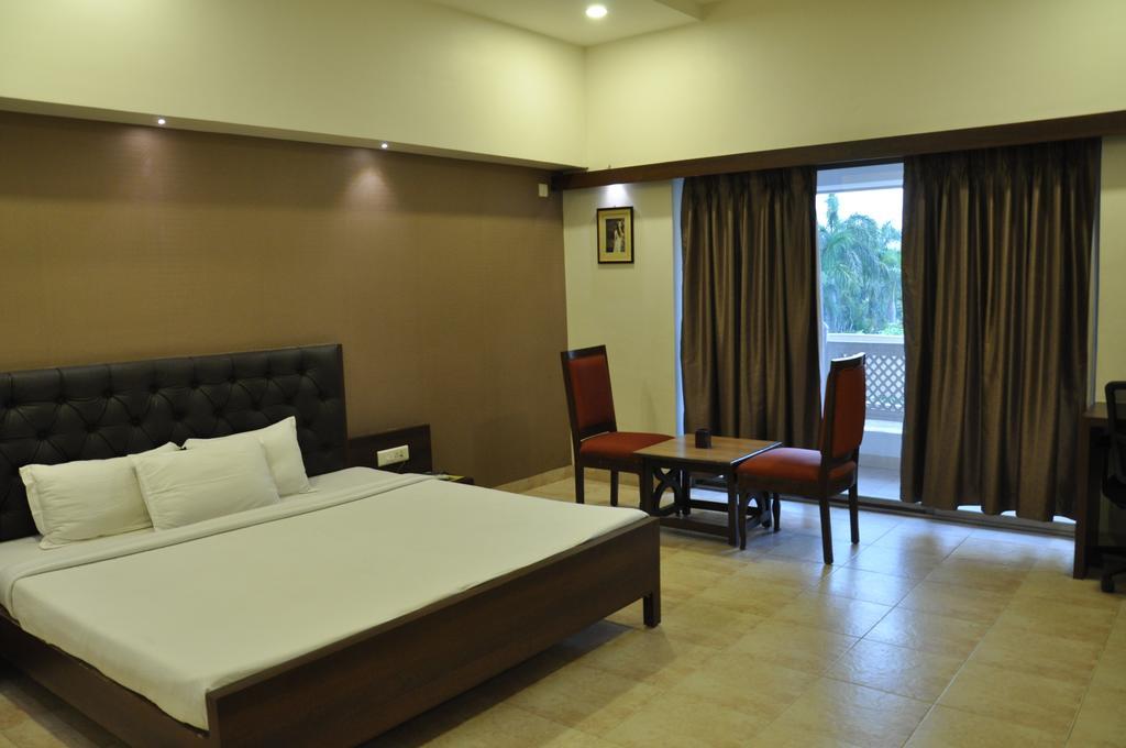 Jabali Palace Hotel Jabalpur Exterior photo