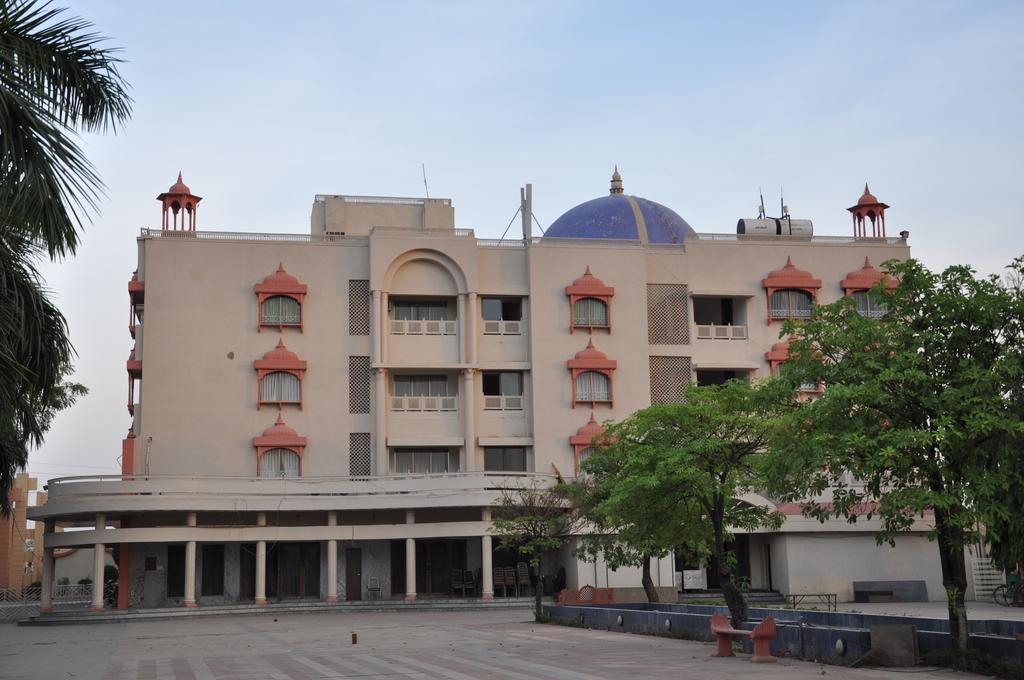 Jabali Palace Hotel Jabalpur Exterior photo
