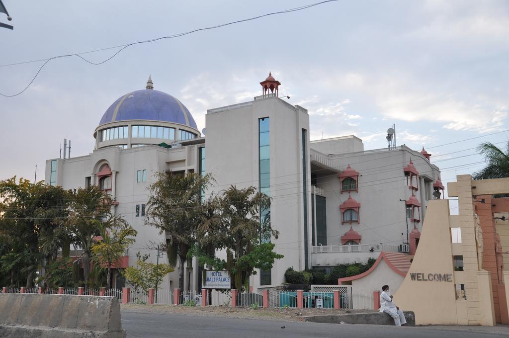 Jabali Palace Hotel Jabalpur Exterior photo