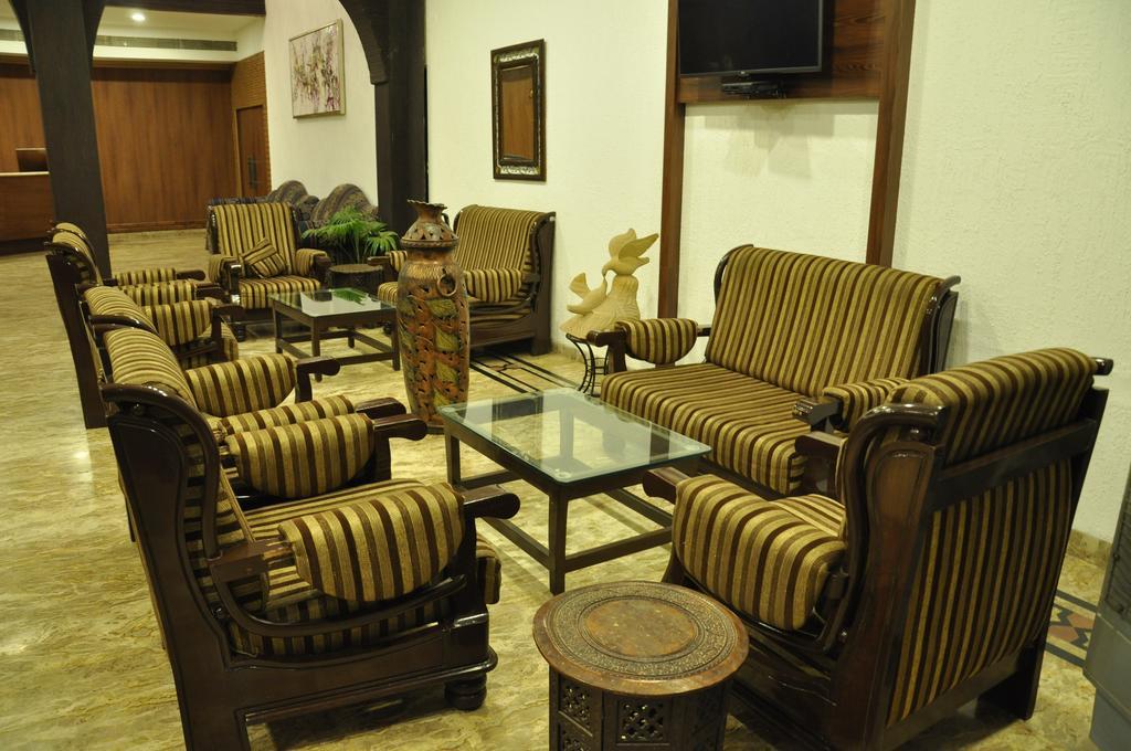 Jabali Palace Hotel Jabalpur Exterior photo