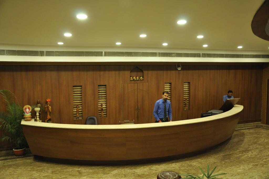 Jabali Palace Hotel Jabalpur Exterior photo